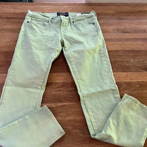 ☘️Lucky Brand Charlie skinny jeans size 6 regular